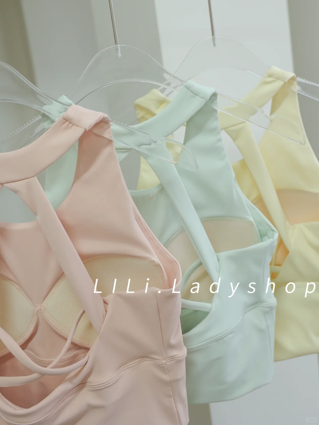 谁懂啊！这件粉色瑜伽运动美背让我封神?