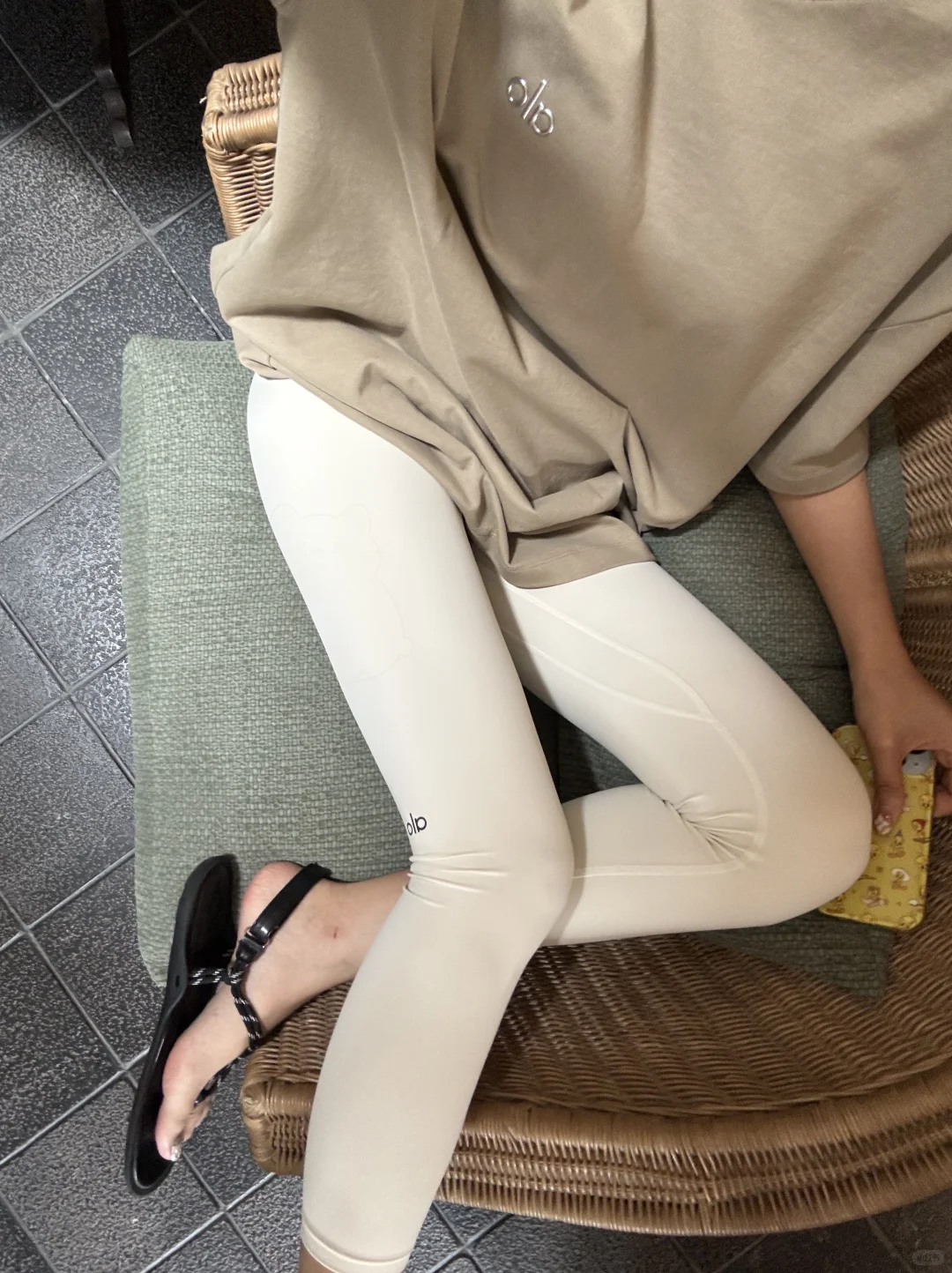 没想到这么多人喜欢alo白色瑜伽裤！！