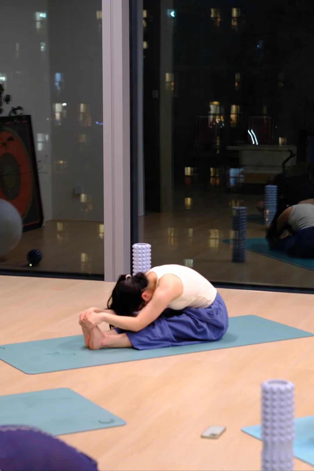 那就穿着自制的瑜伽裤去上课吧～