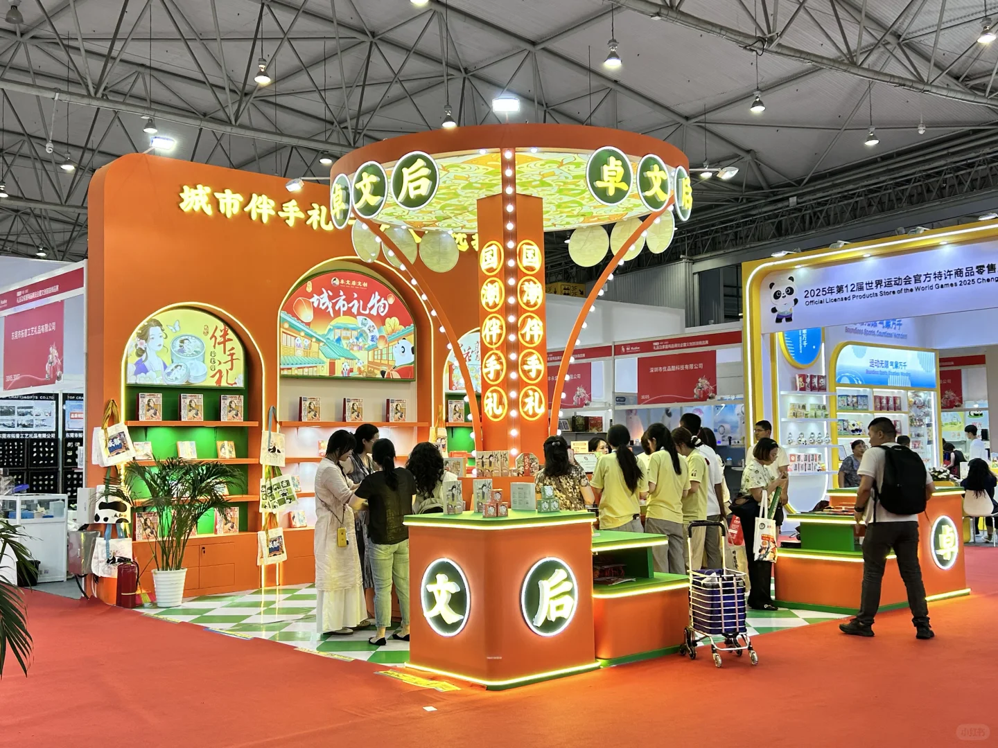 真的要被这个展台的氛围惊艳到了！