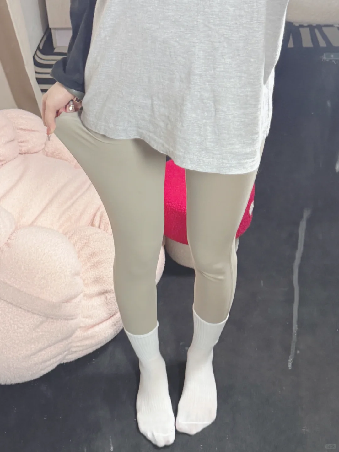 被追着问的瑜伽裤+白袜组合