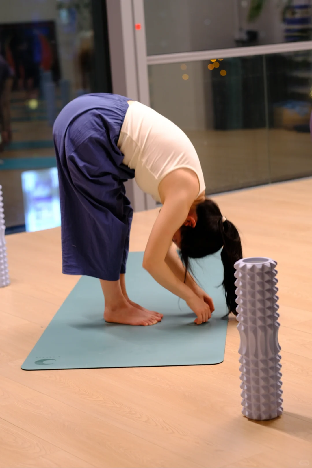 那就穿着自制的瑜伽裤去上课吧～