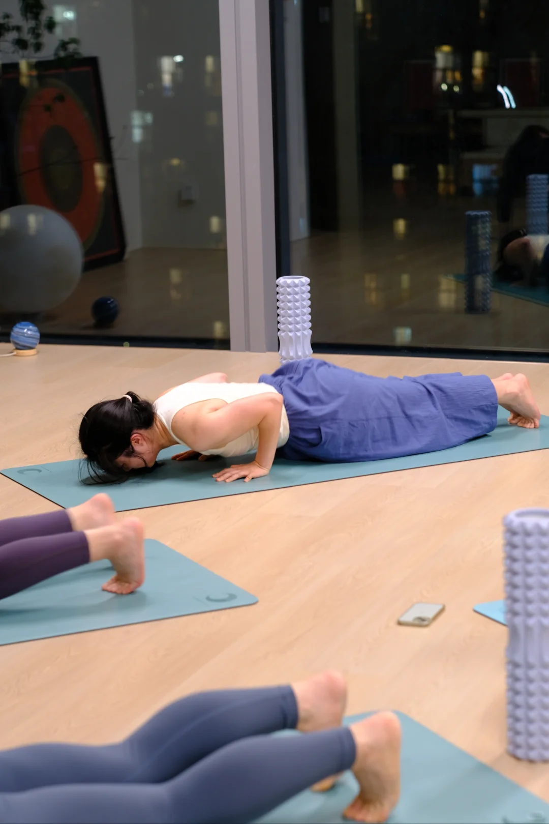 那就穿着自制的瑜伽裤去上课吧～