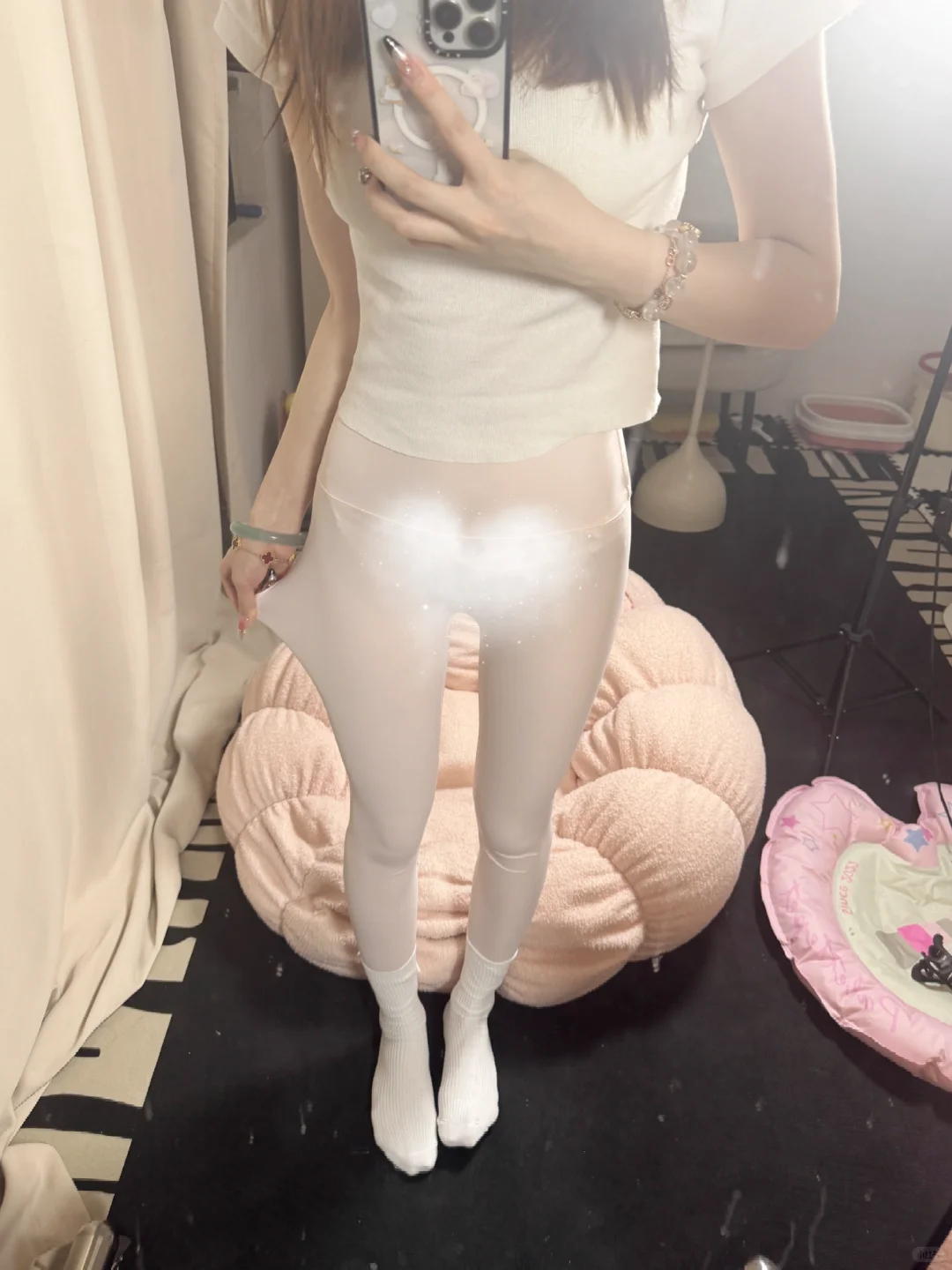 救命! 粉裤袜配白袜 被追着问?