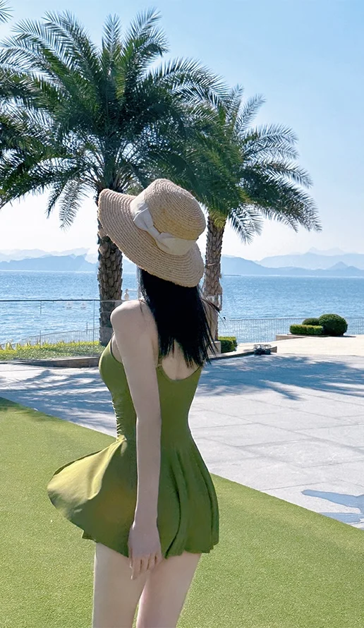 超显白的?绿色泳衣！氧气感满满的一抹绿?