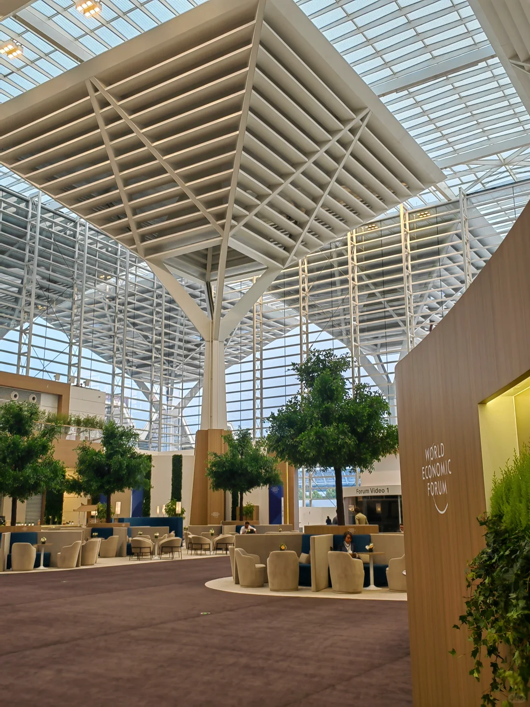 2025夏季达沃斯论坛 | 会场开放参观开启