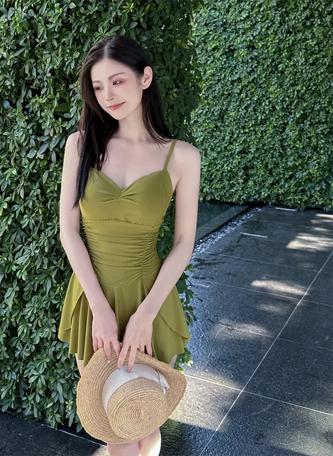 超显白的?绿色泳衣！氧气感满满的一抹绿?