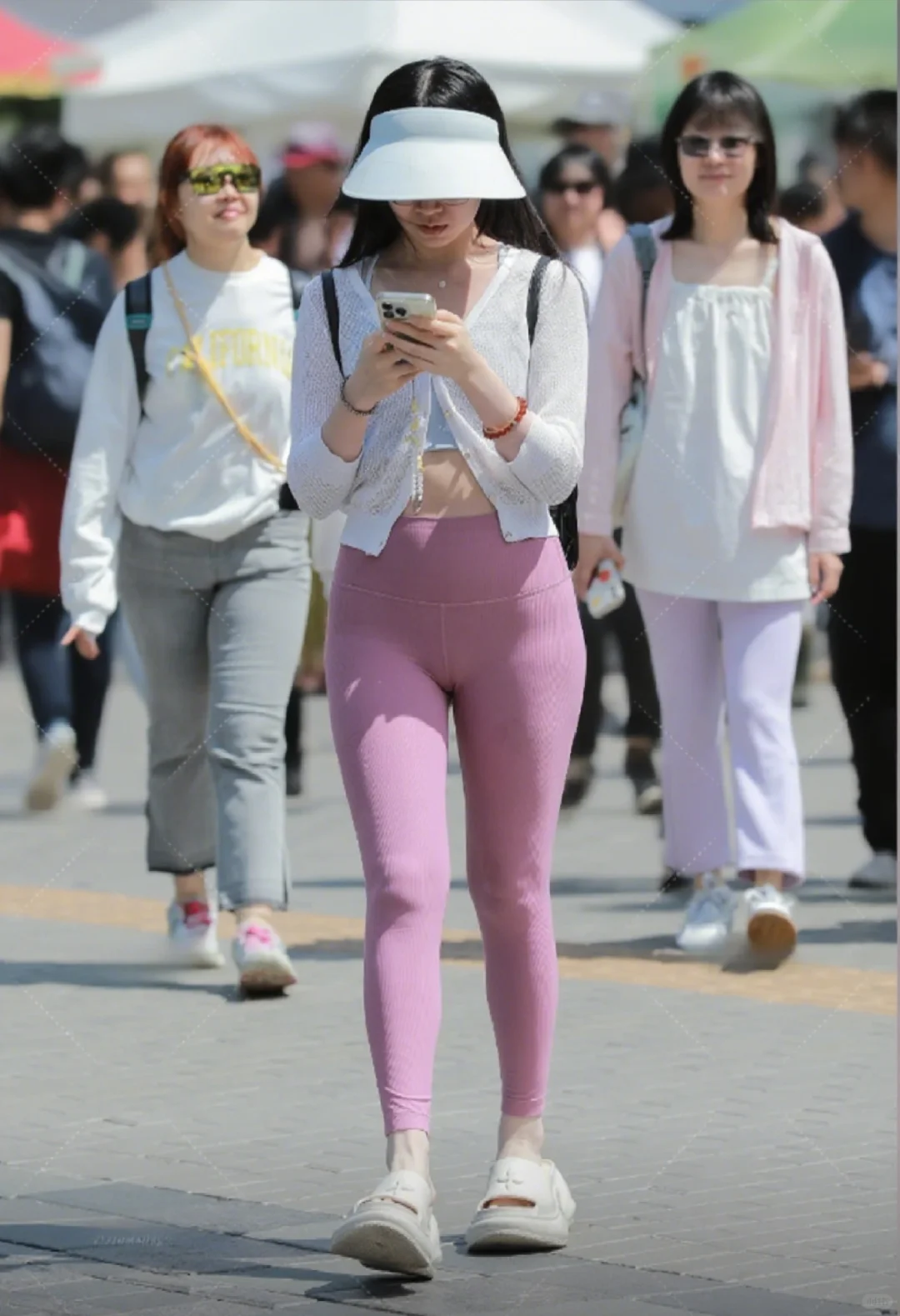 姐妹们?瑜伽裤外穿真的尴尬吗？