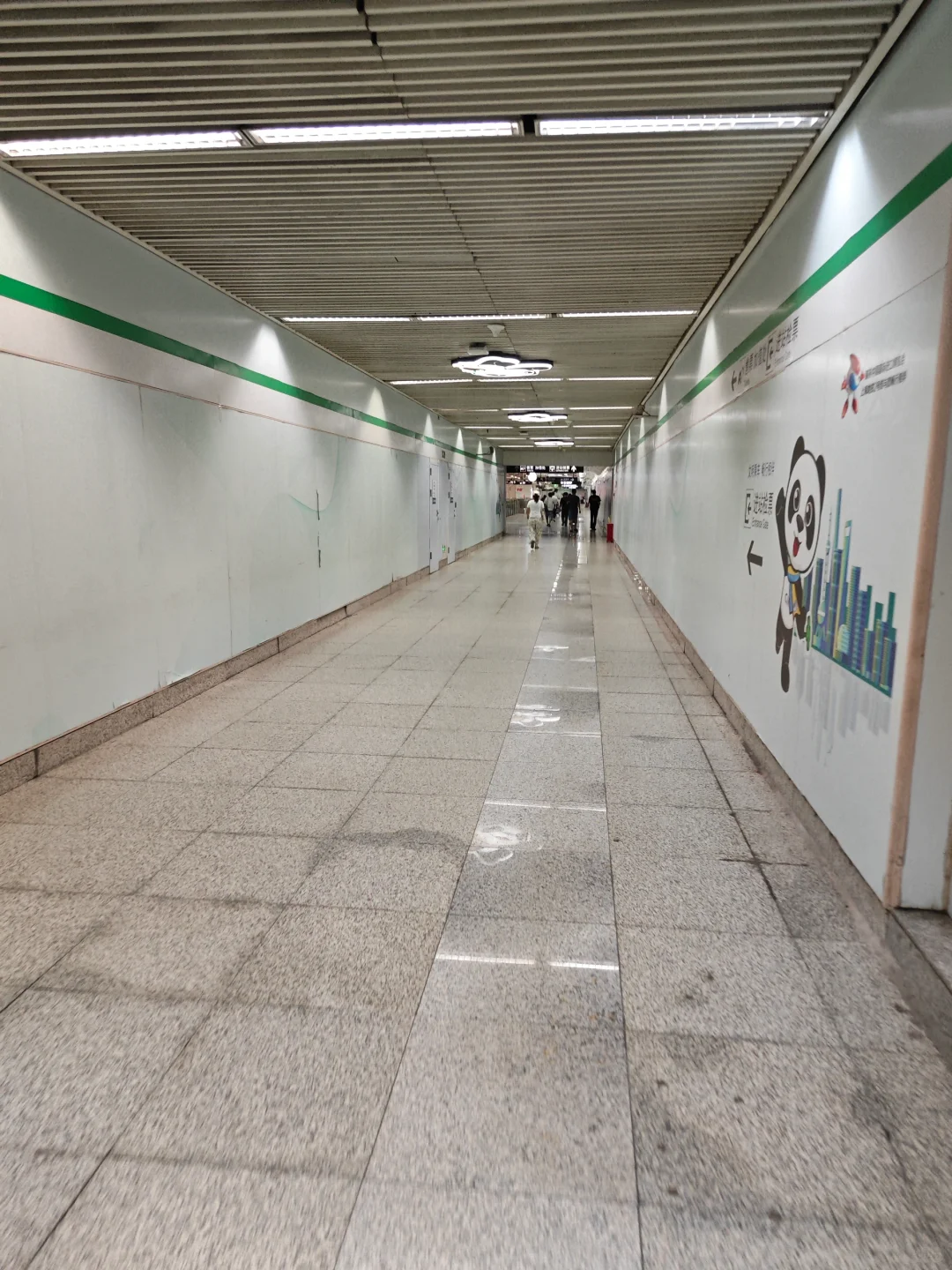 上海地铁“国家会展中心”换乘吐槽贴