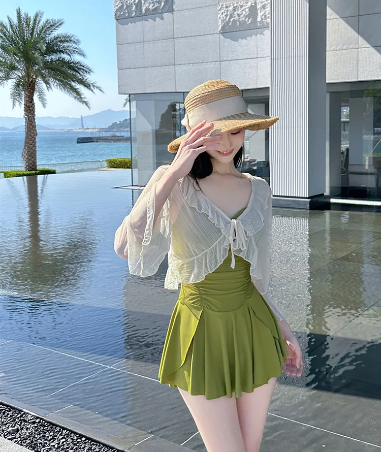 超显白的?绿色泳衣！氧气感满满的一抹绿?