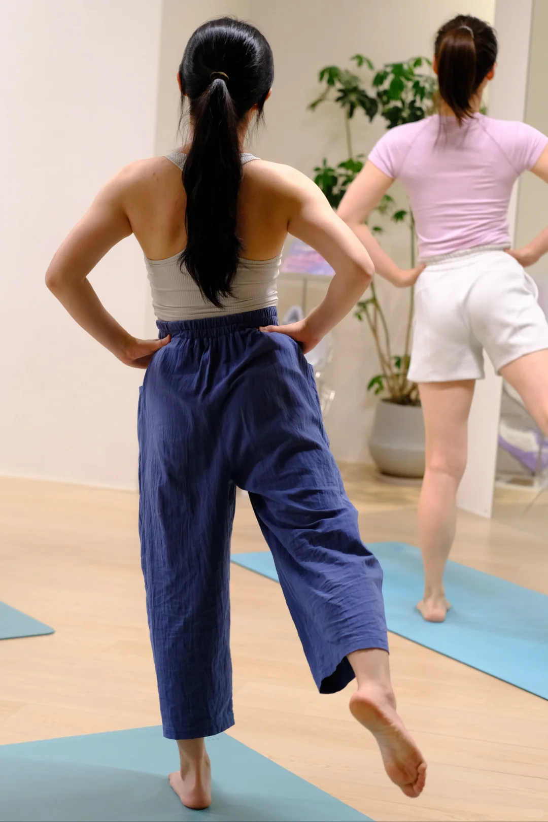 那就穿着自制的瑜伽裤去上课吧～