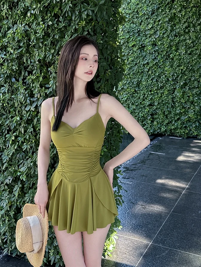 超显白的?绿色泳衣！氧气感满满的一抹绿?