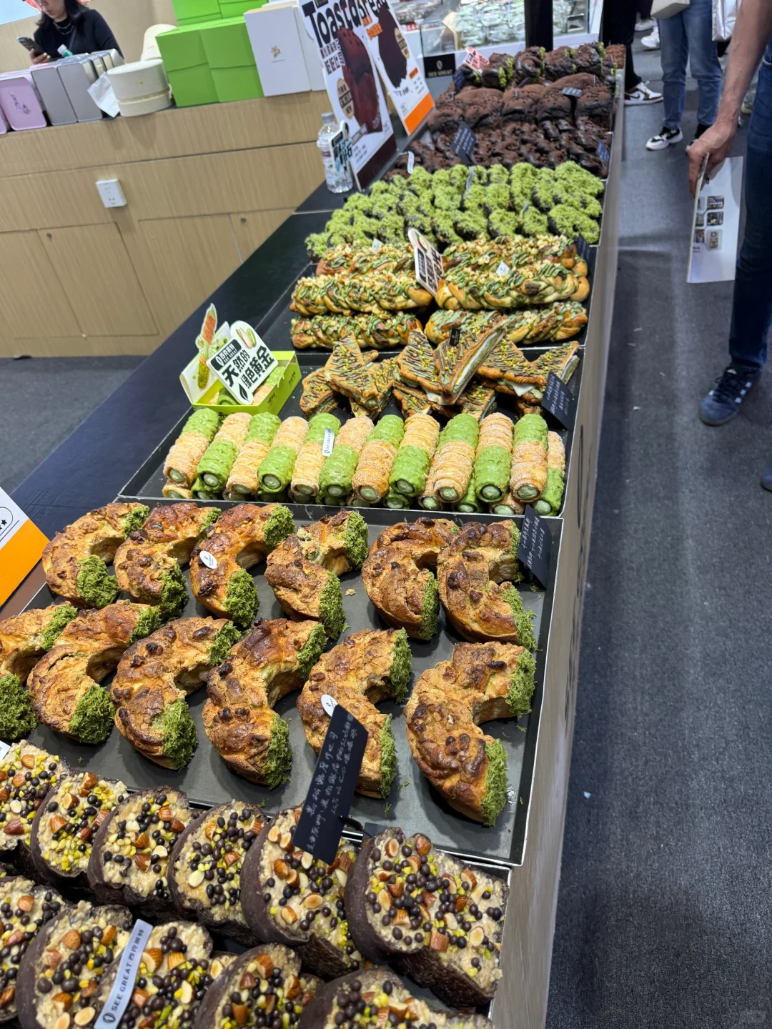 上海国家会展中心烘焙展，各种美味糕点