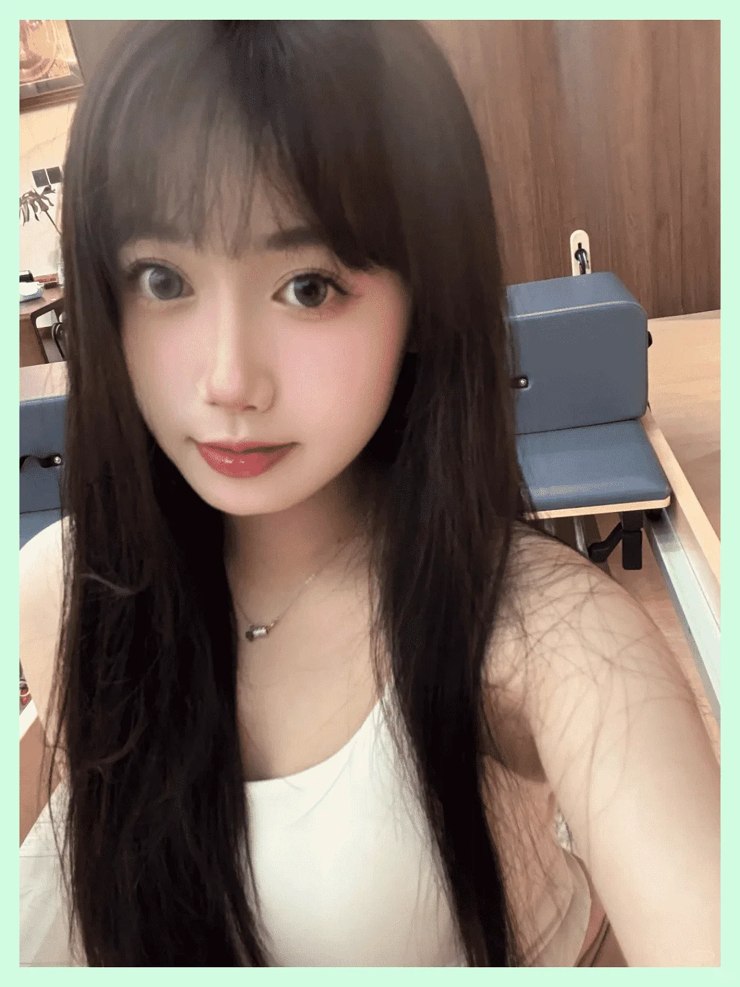 阿克苏，女大，是你喜欢的瑜伽裤。