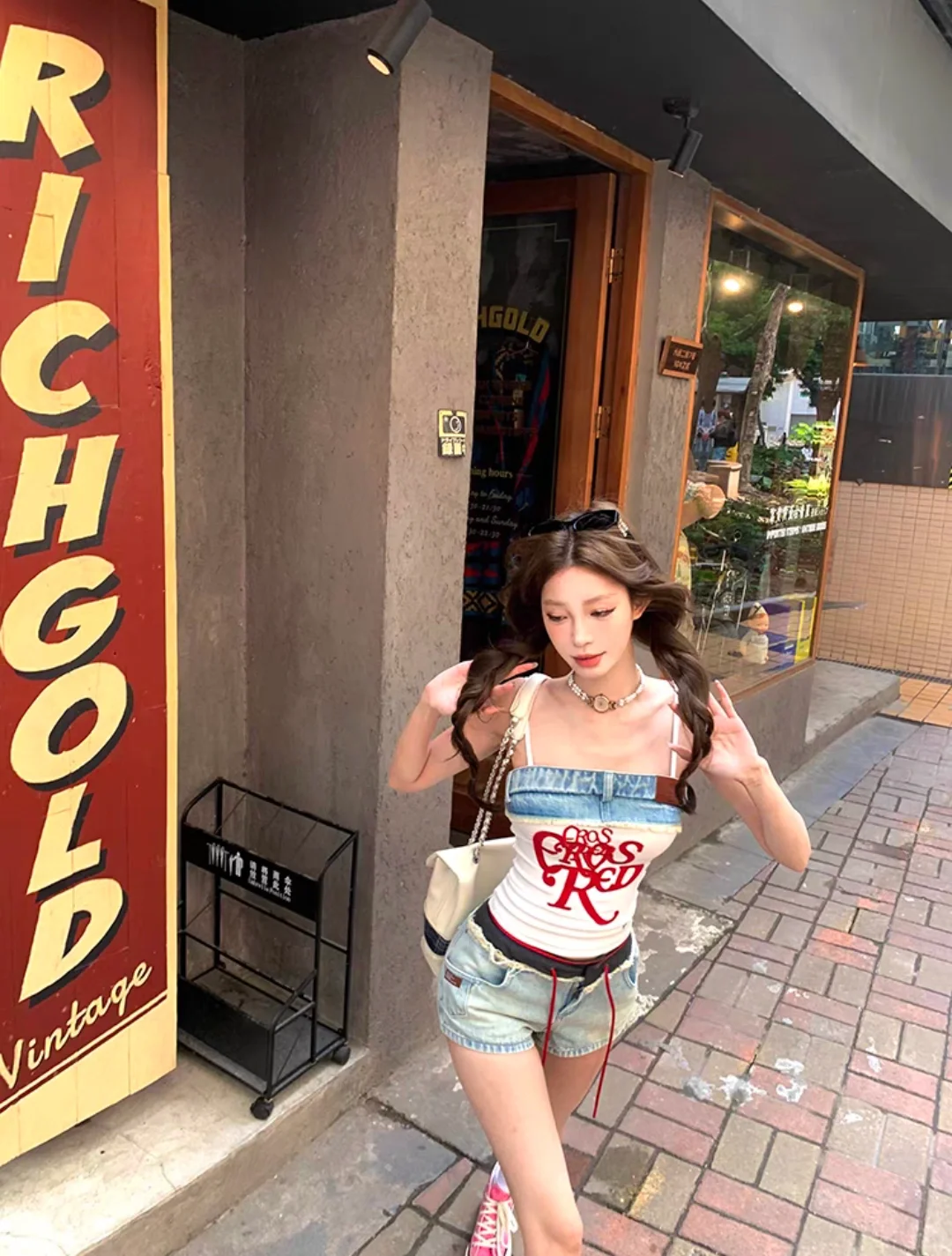 辣妹街头风穿搭 | 被追着问的甜酷套装