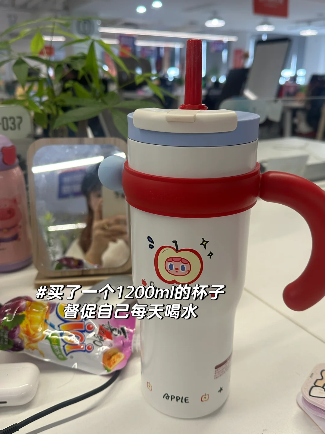 01女生参加各大展会建联渠道