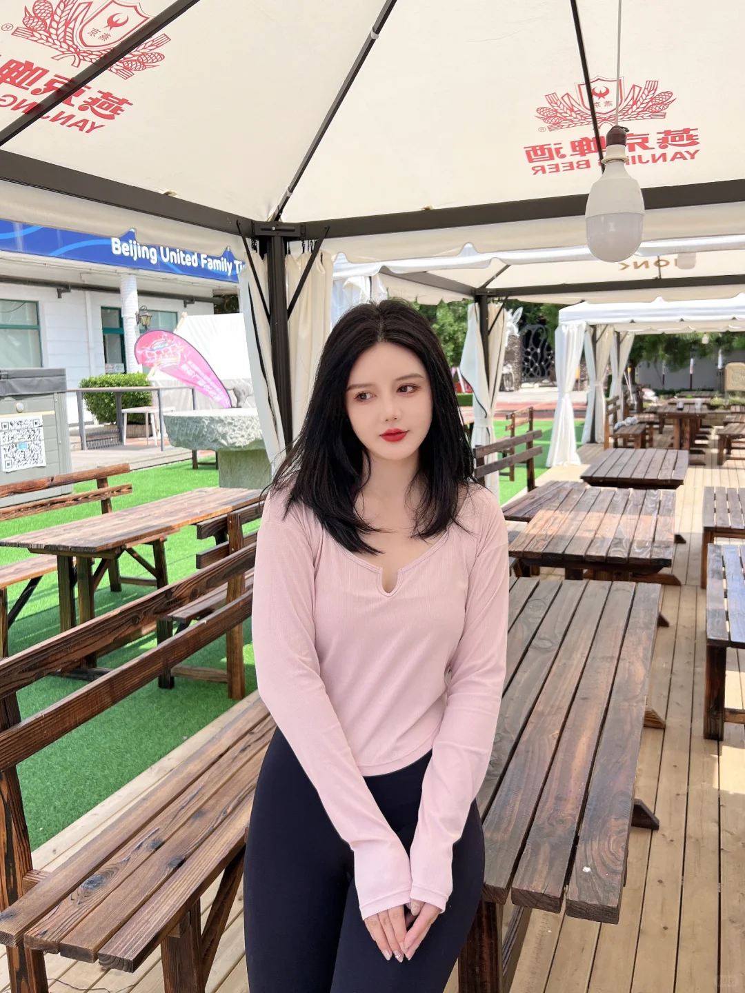 谁说瑜伽服只能在健身房穿