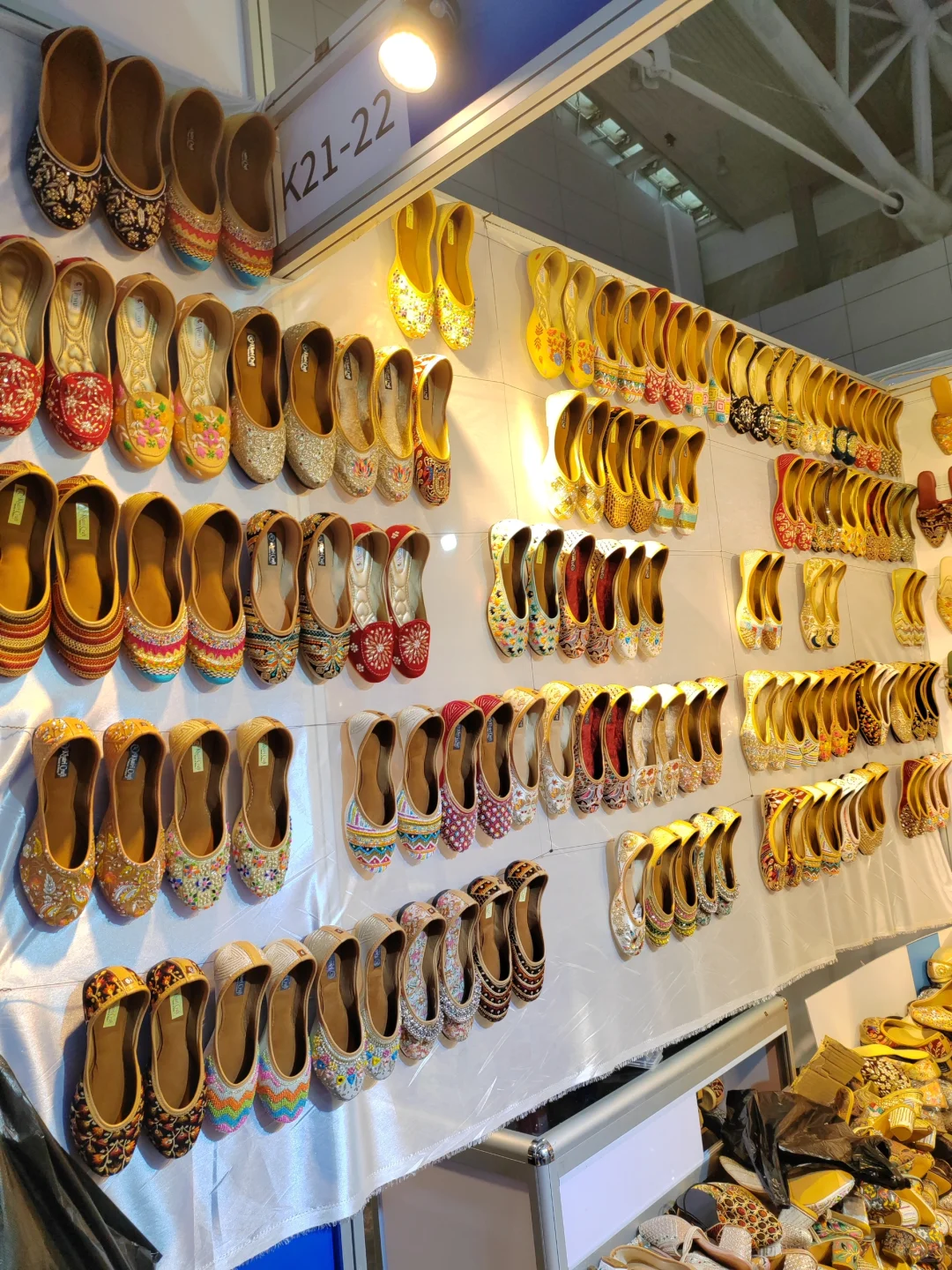 今天乌鲁木齐的人全来这里了吧！！