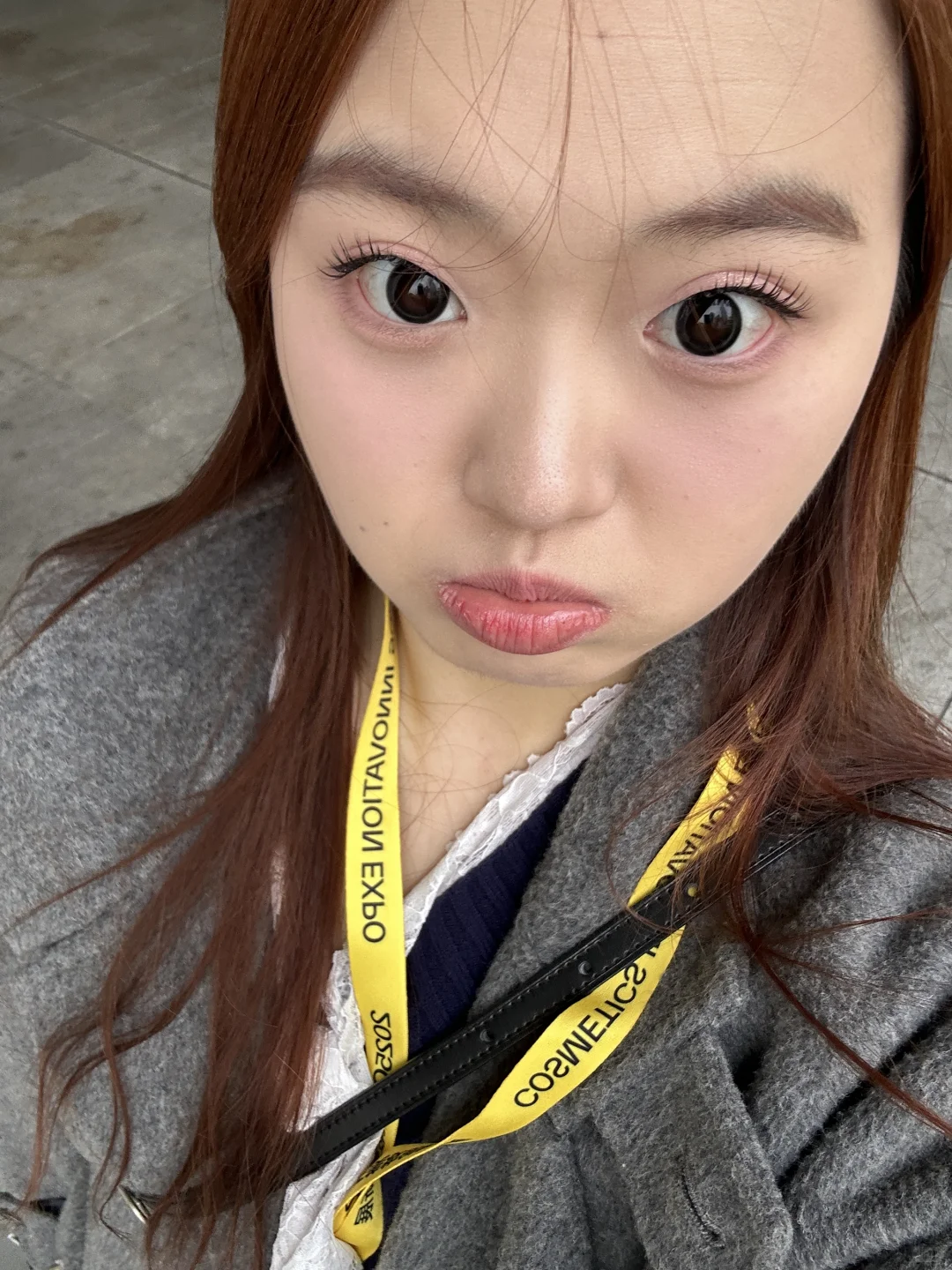 01女生参加各大展会建联渠道