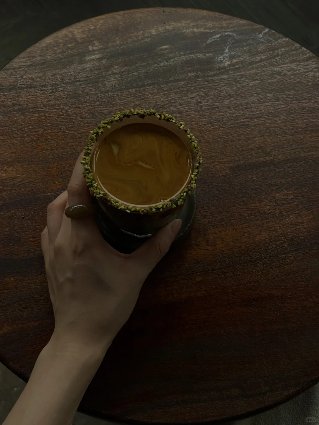 连咖啡都是绿色的