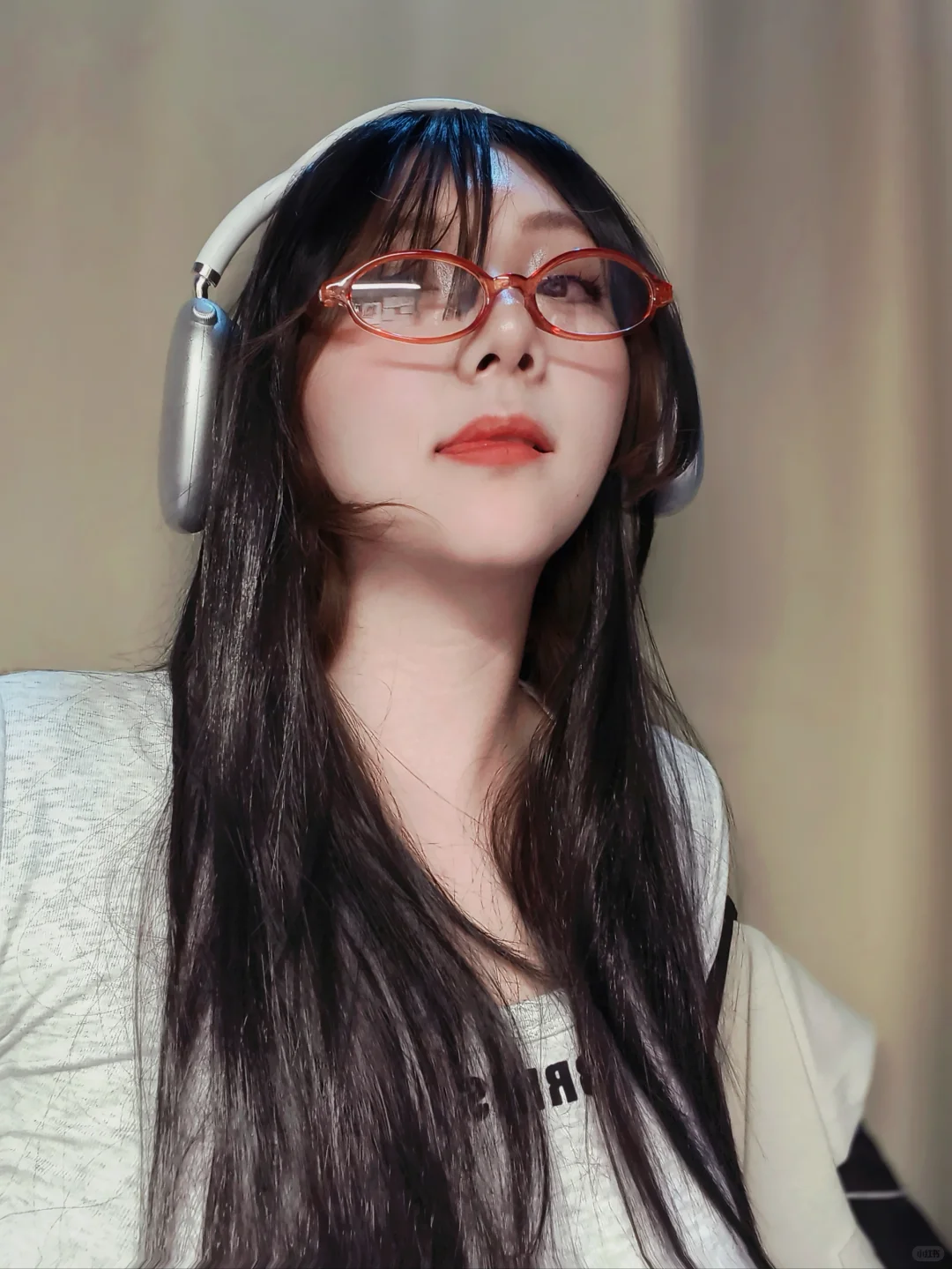 没人能抵抗得了红框眼镜