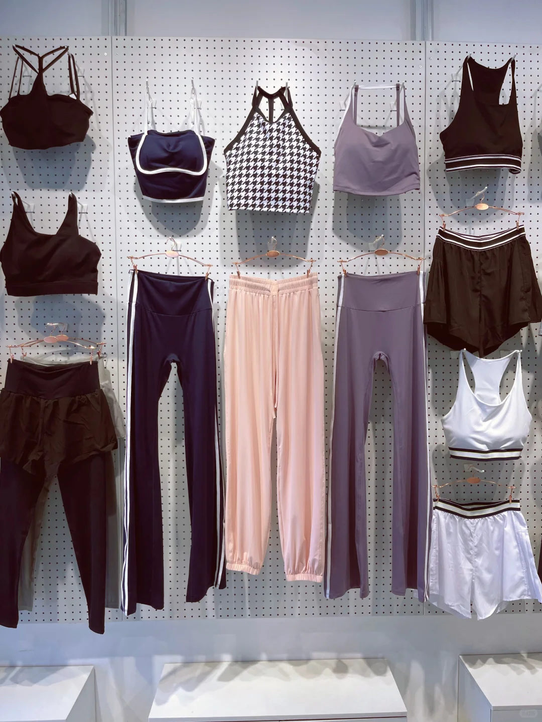 SOS~这瑜伽服我受不了了，穿上被问八百次