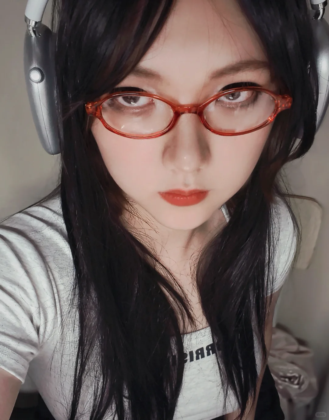 没人能抵抗得了红框眼镜