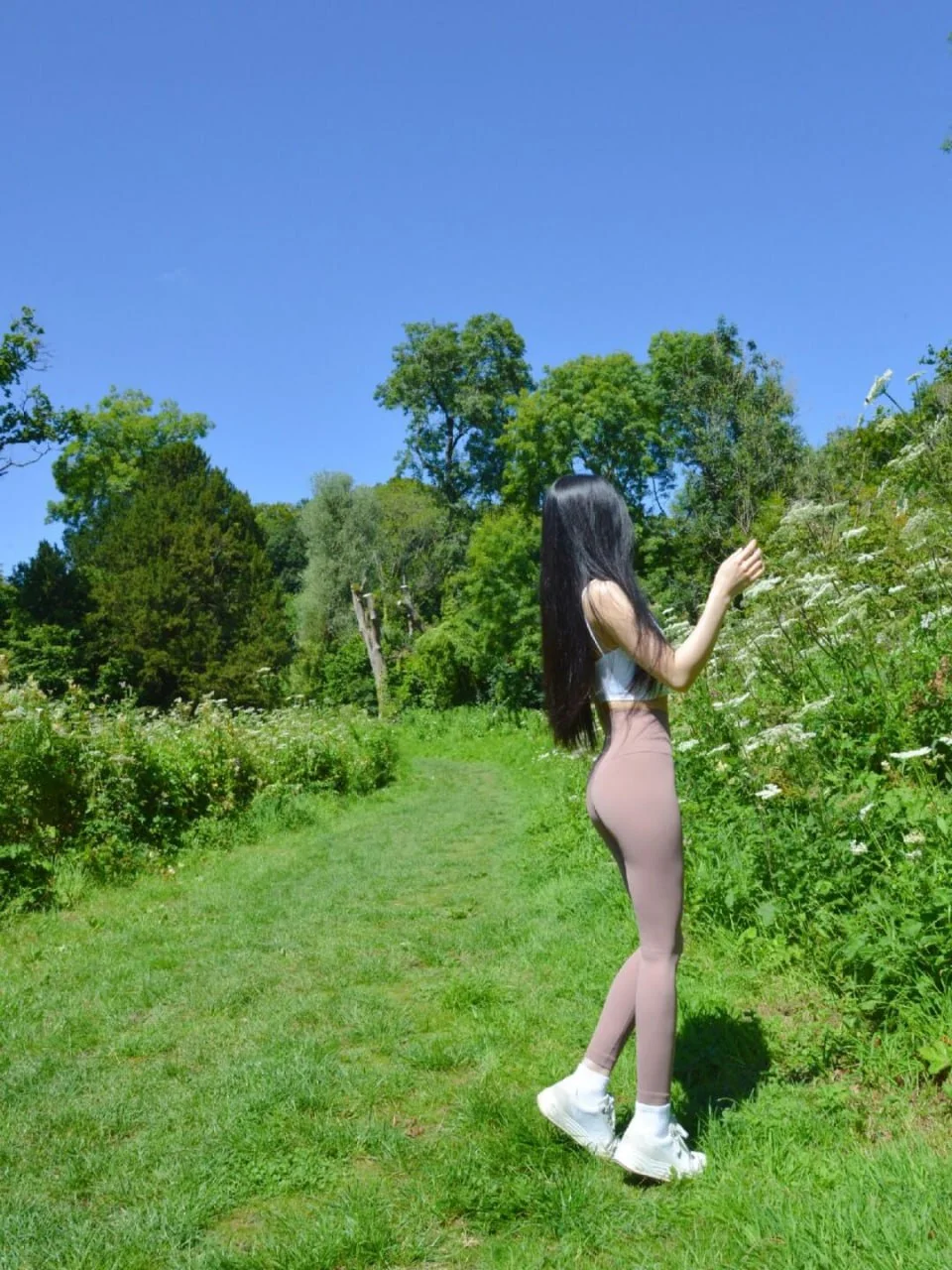 #登山 赏花 享受自然 瑜伽裤 小姐姐
