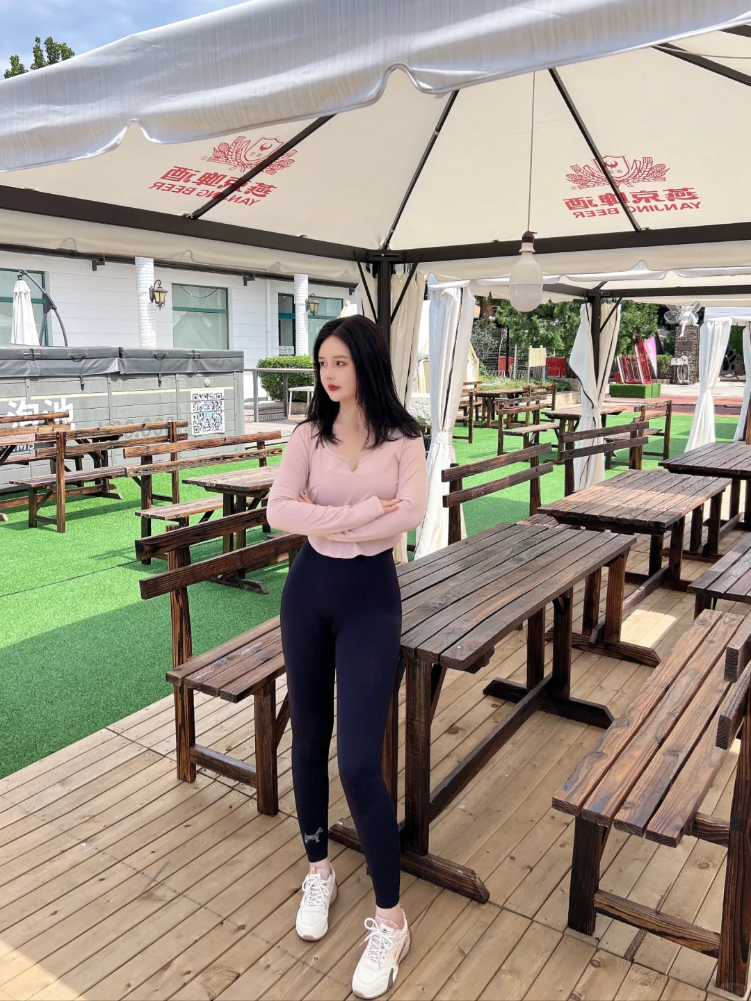 谁说瑜伽服只能在健身房穿