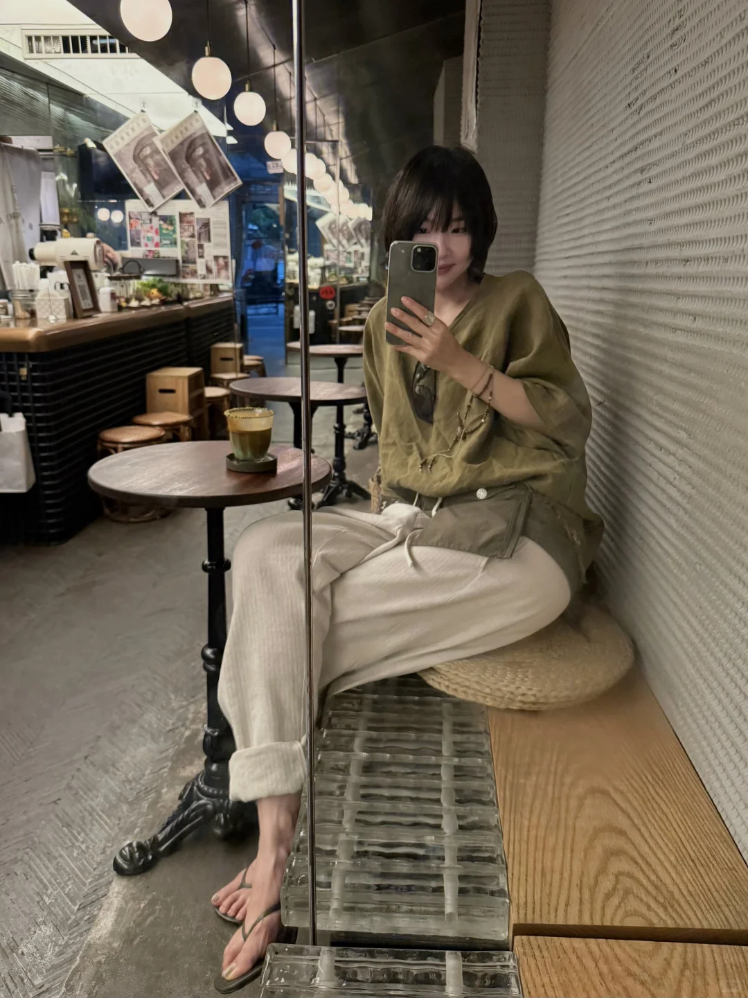 连咖啡都是绿色的