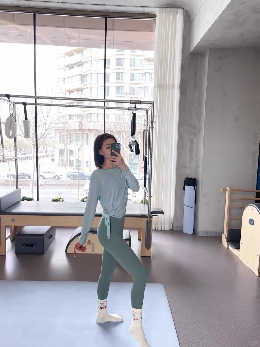 夏天健身衣服穿搭！这样穿去上瑜伽课太美