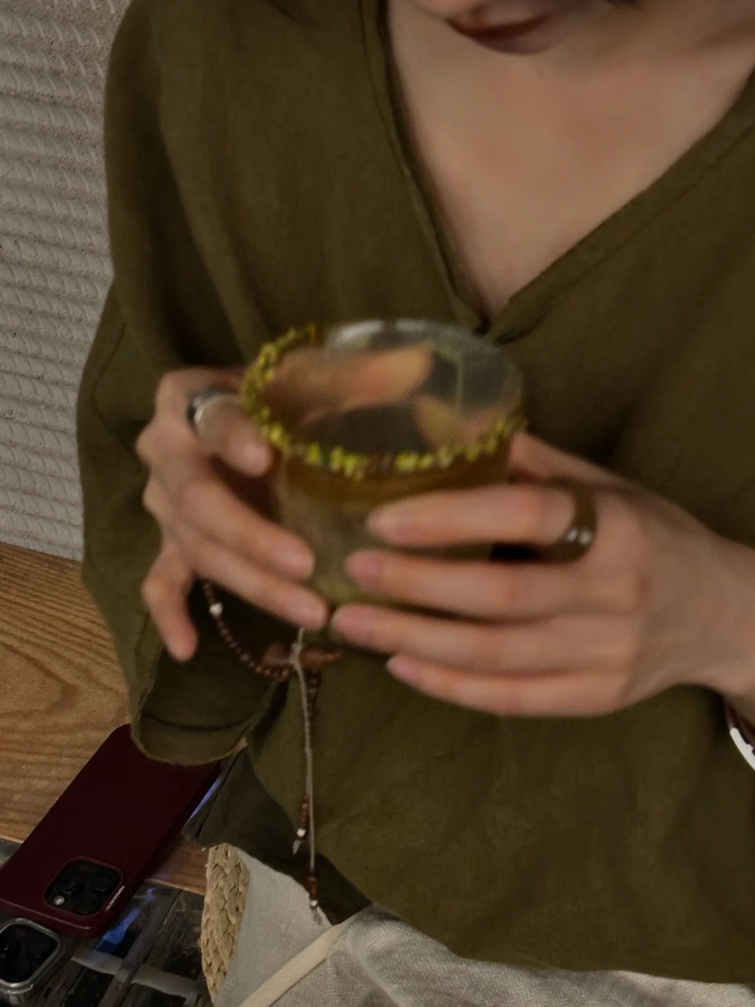 连咖啡都是绿色的