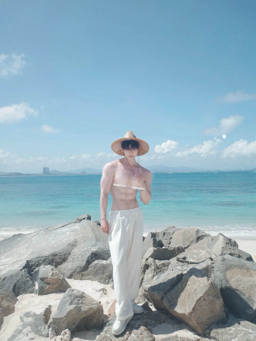 海边拍照姿势大公开 ?? 6G光速入夏！