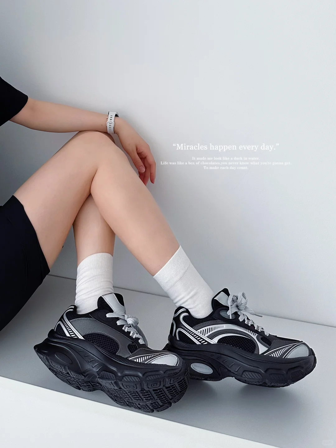 “All black｜瑜伽裤和跑鞋绝配 超酷?”