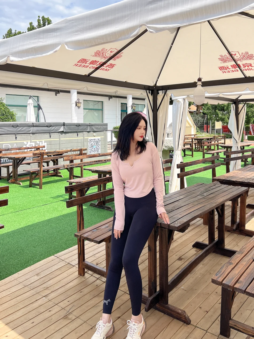 谁说瑜伽服只能在健身房穿