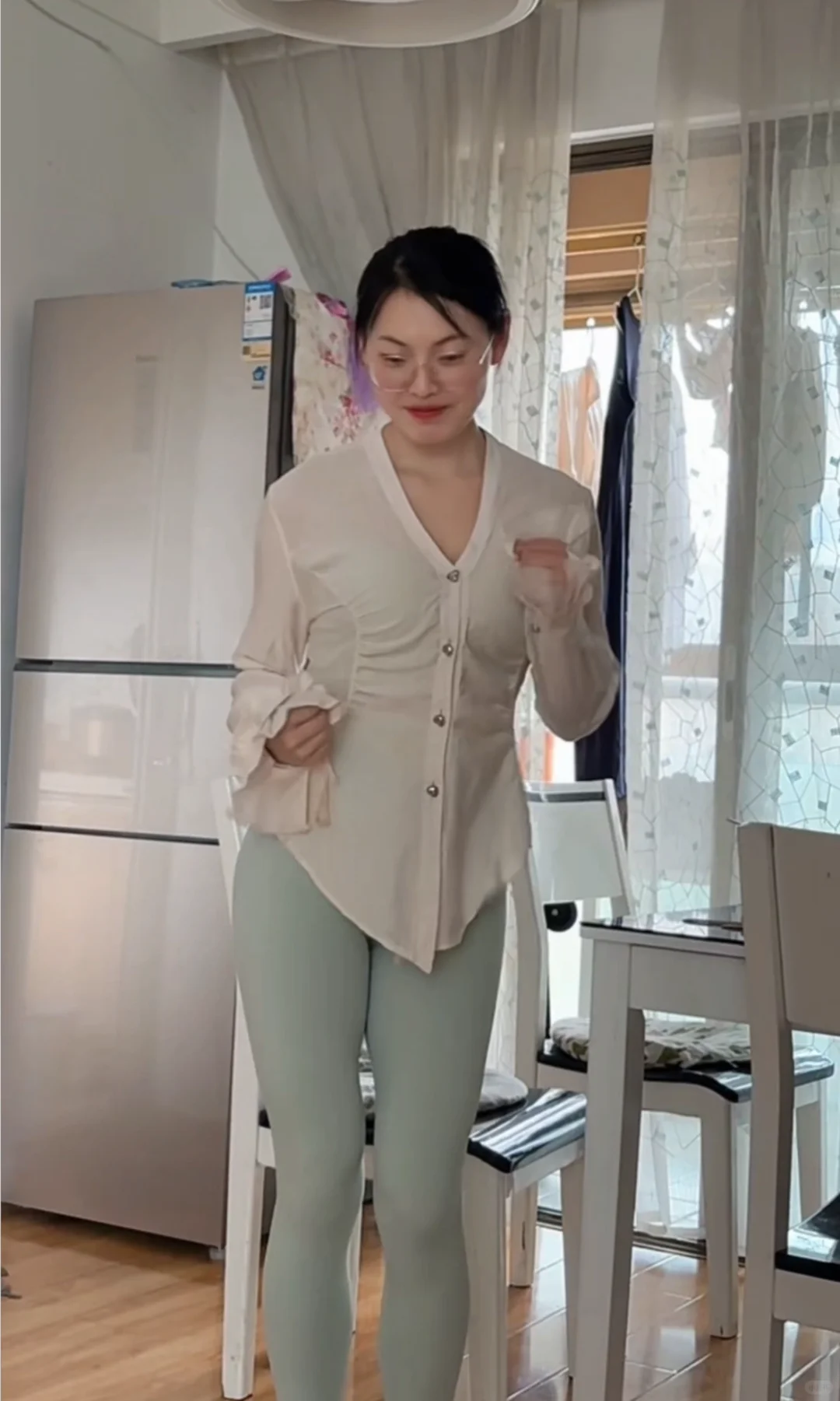 终于懂了瑜伽服的魅力?