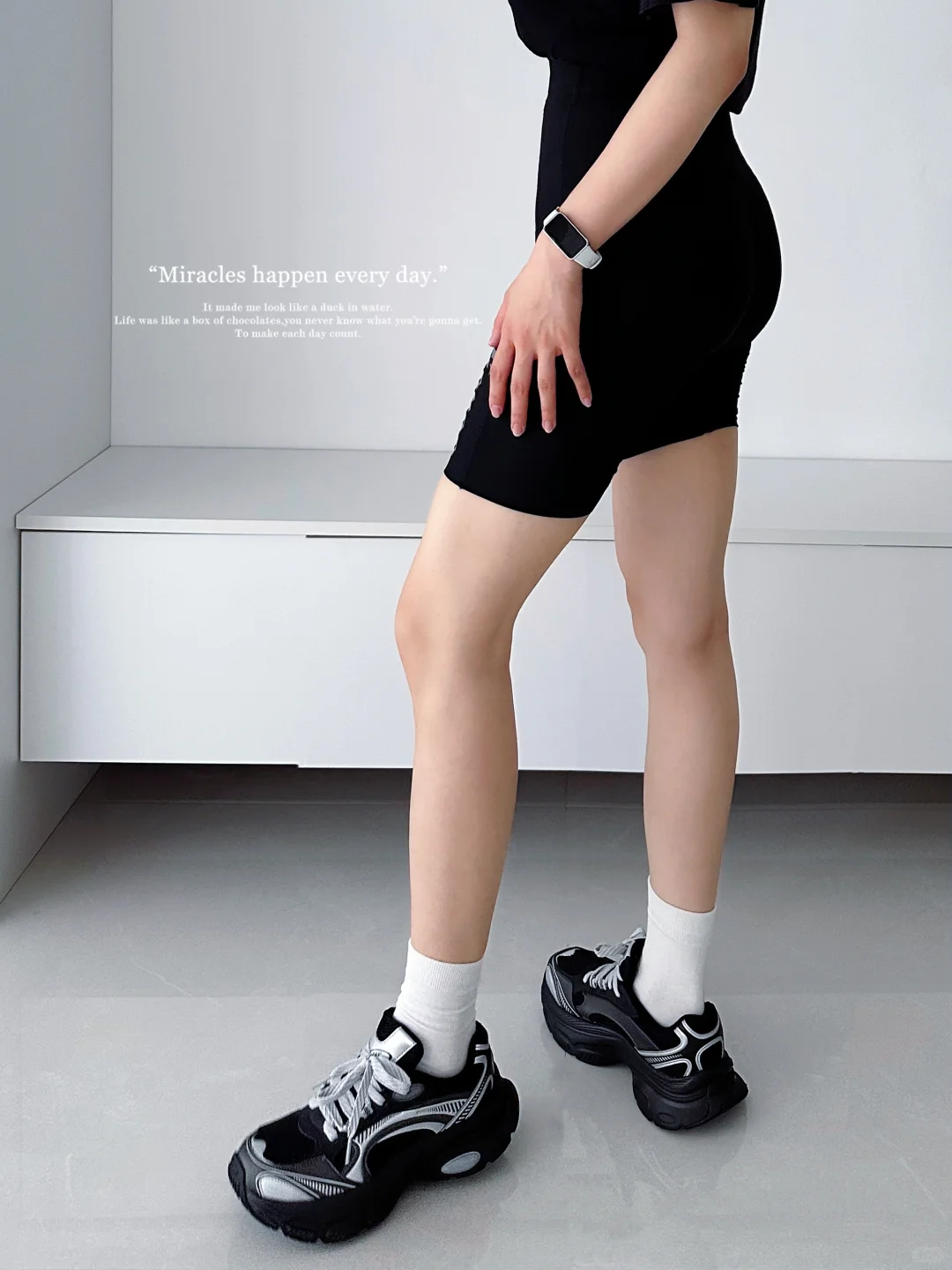 “All black｜瑜伽裤和跑鞋绝配 超酷?”