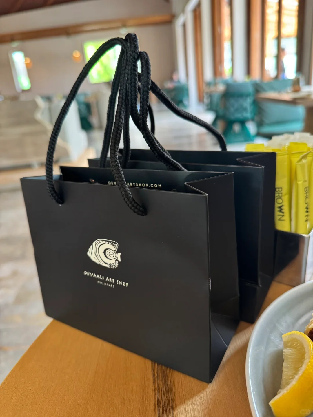 来马代旅行别再穿花花绿绿的了！