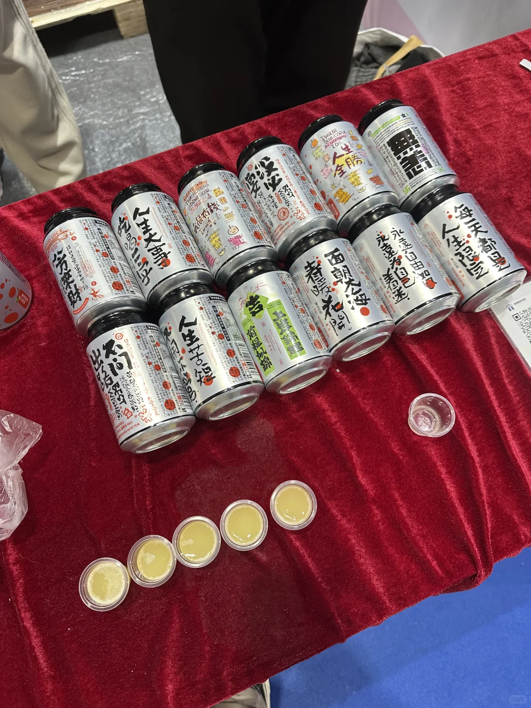 01女生参加各大展会建联渠道