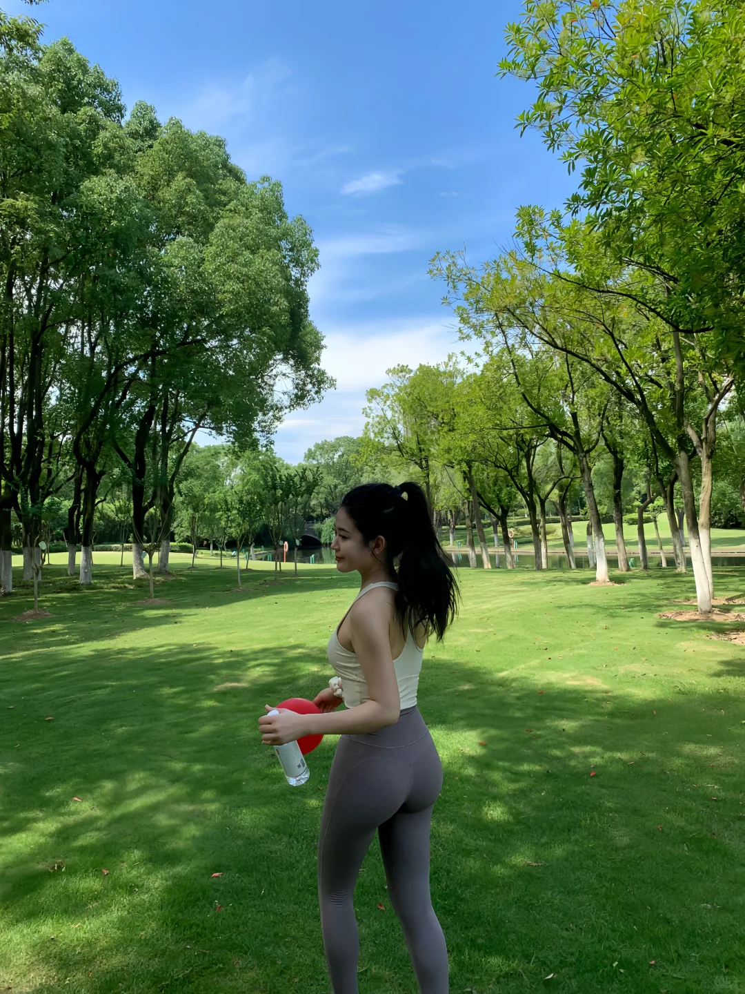 夏日瑜伽服穿搭