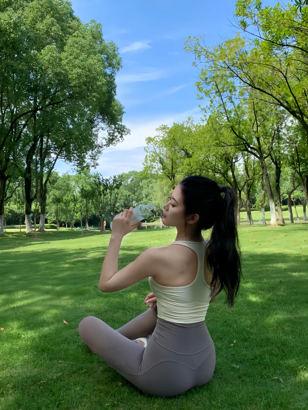 夏日瑜伽服穿搭