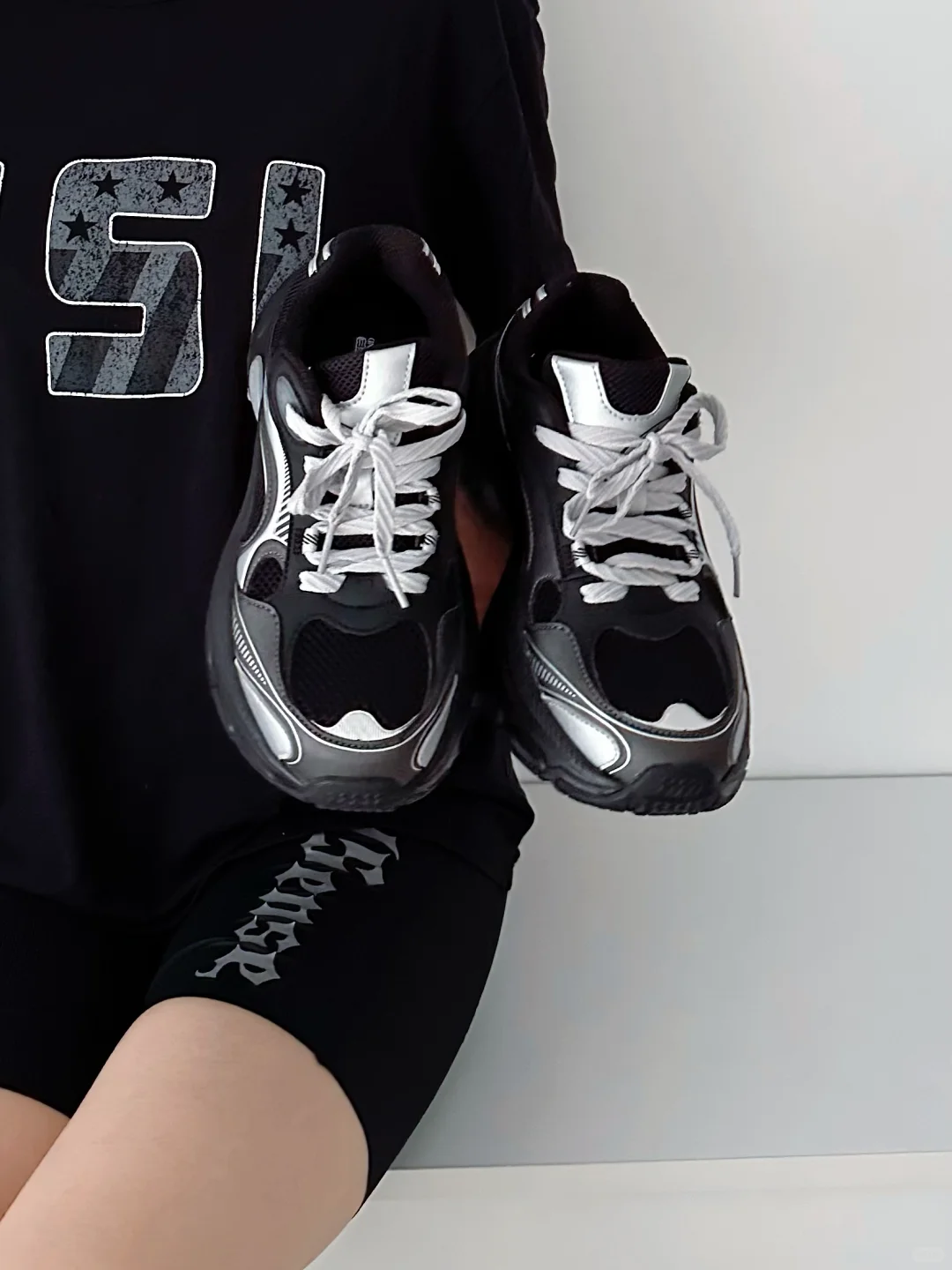 “All black｜瑜伽裤和跑鞋绝配 超酷?”