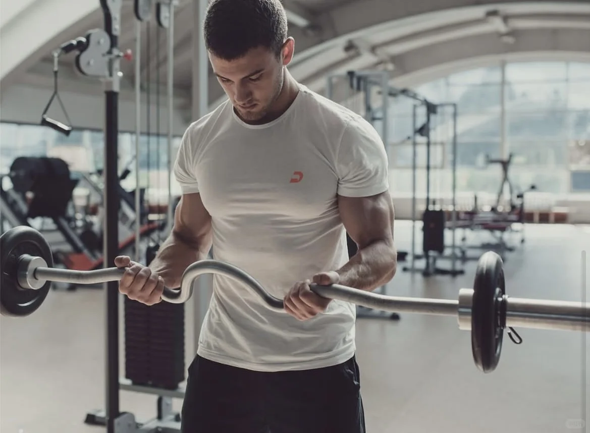 能做运动服装的外贸工厂请联系我！！！