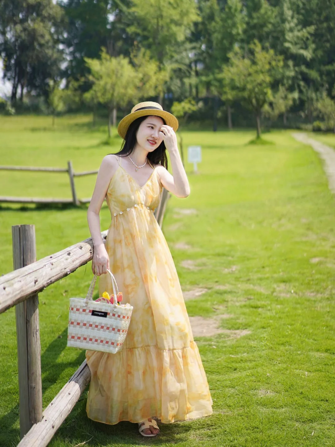 度假仙气吊带裙～带着阳光☀️去旅行