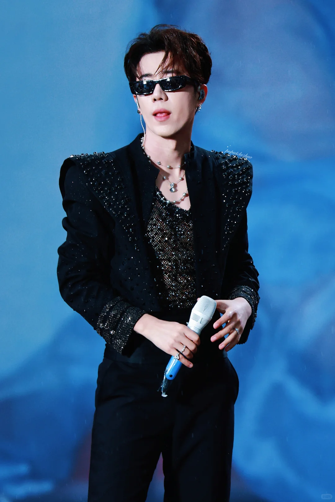 帅帅滴大男孩完美滴身材