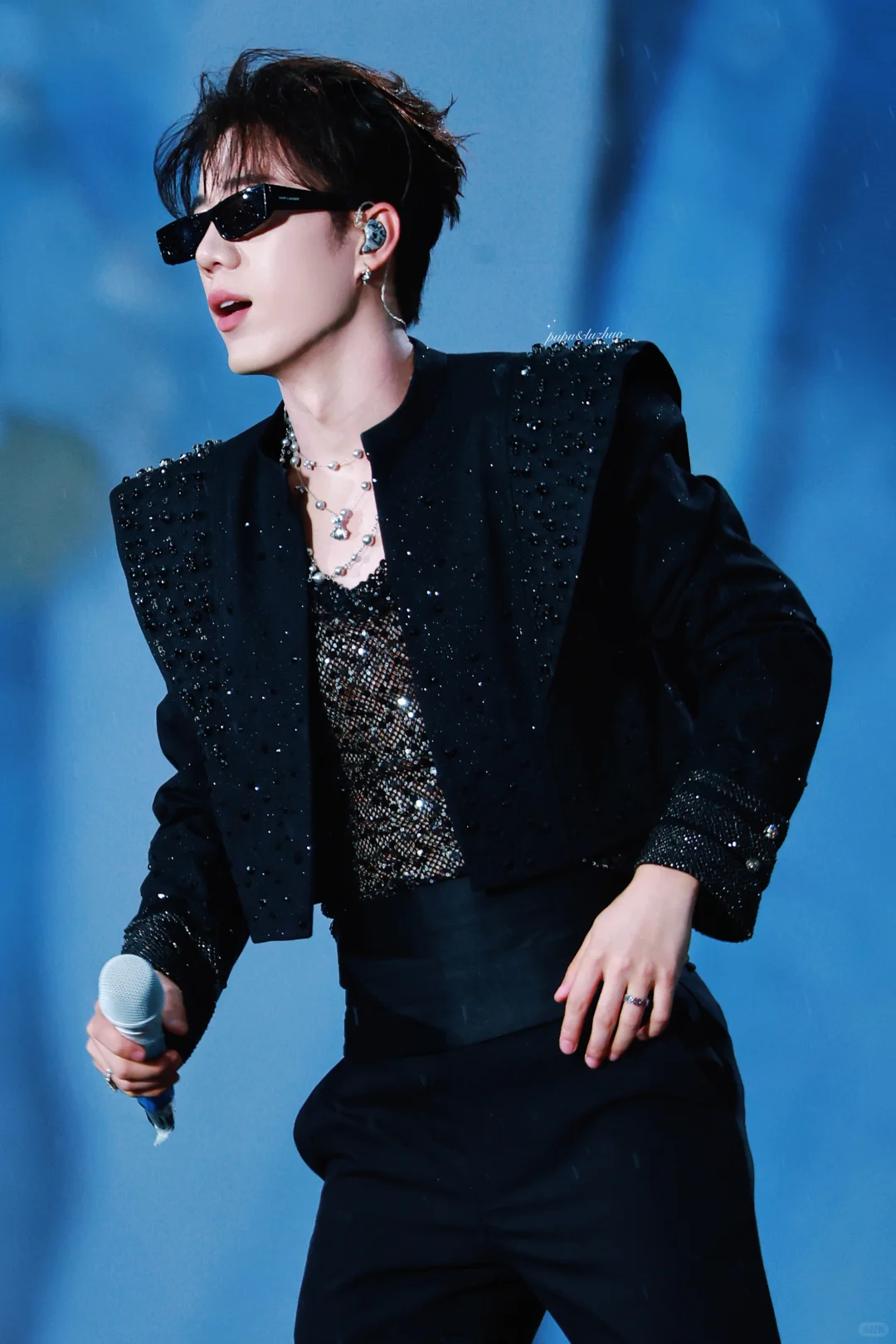 帅帅滴大男孩完美滴身材