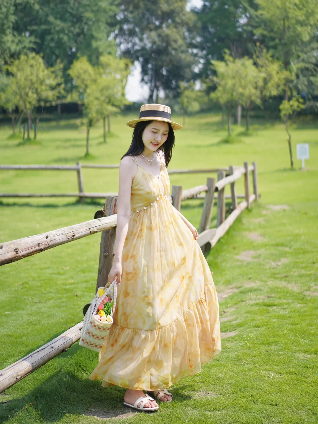 度假仙气吊带裙～带着阳光☀️去旅行