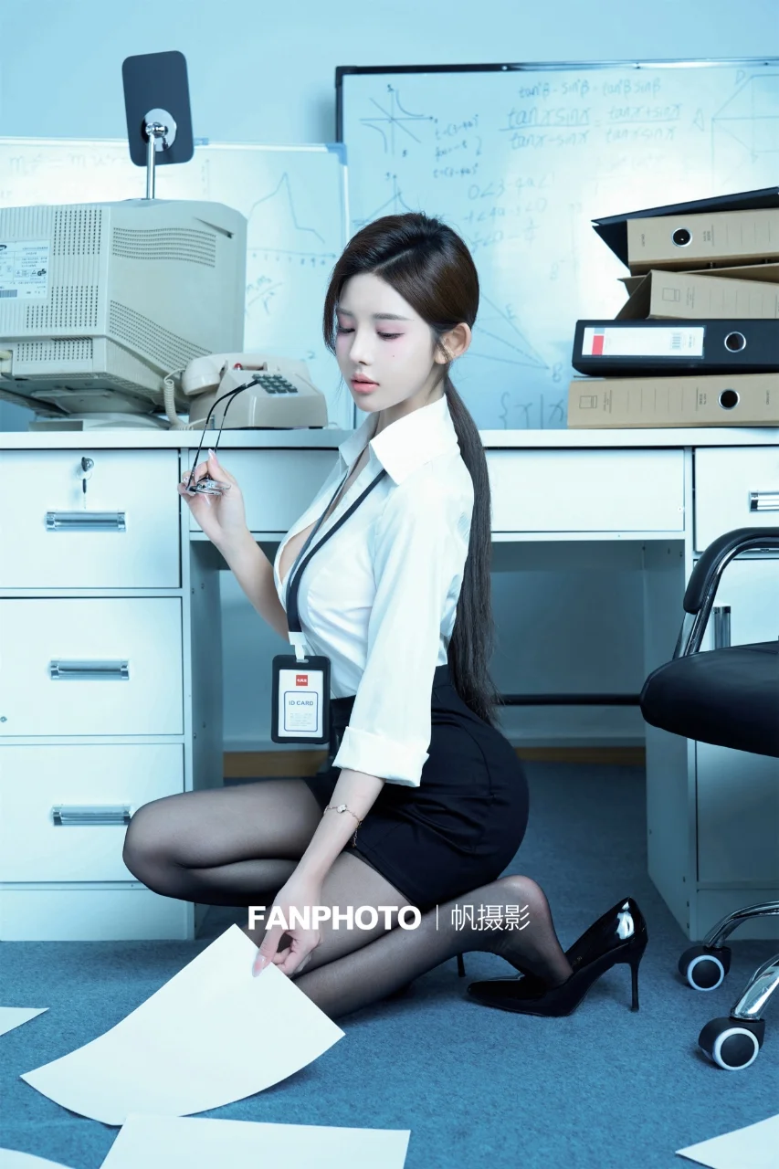 高秘，办公室海妖风写真?｜性感御姐?
