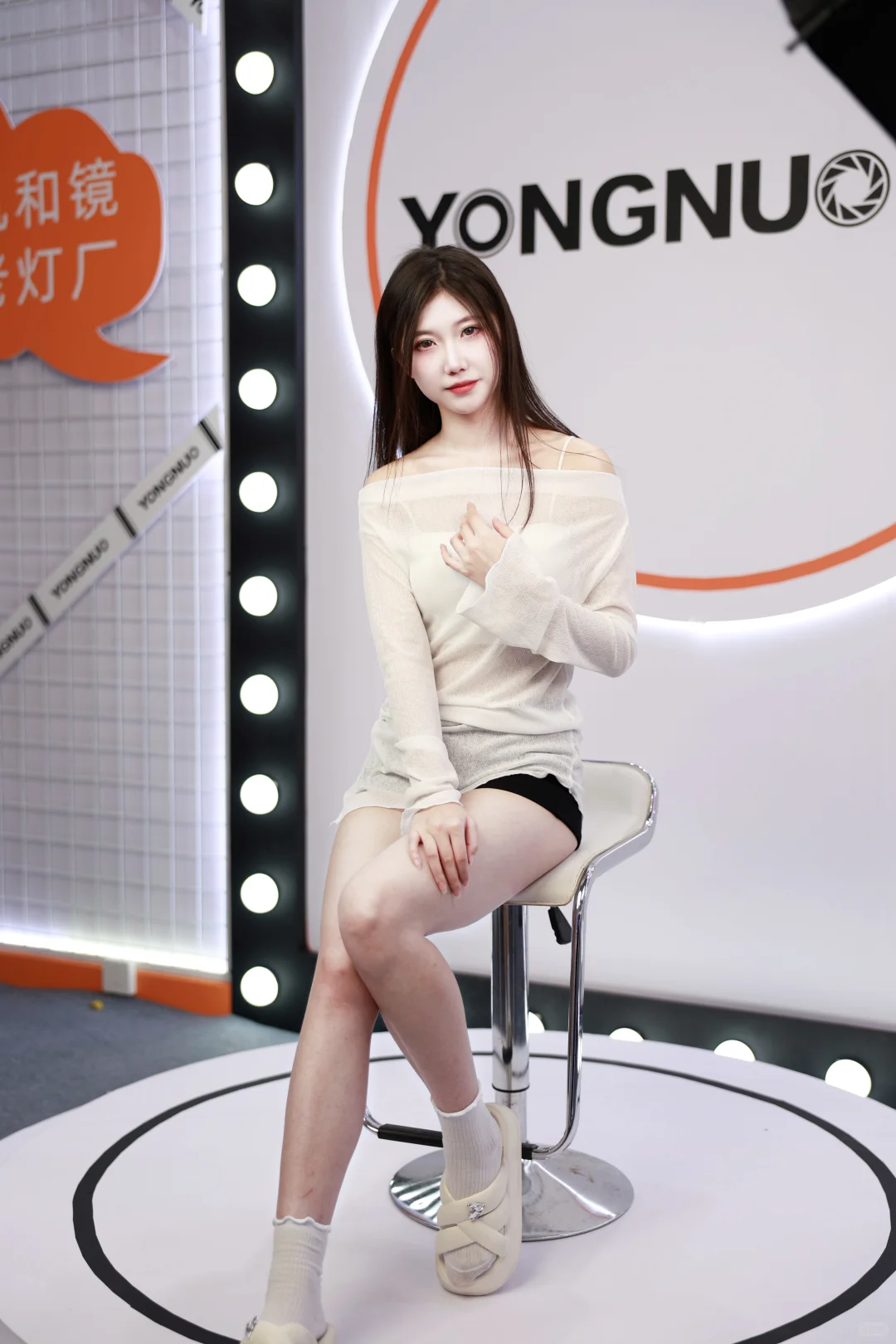 2025国际影像器材博览会上的模特们