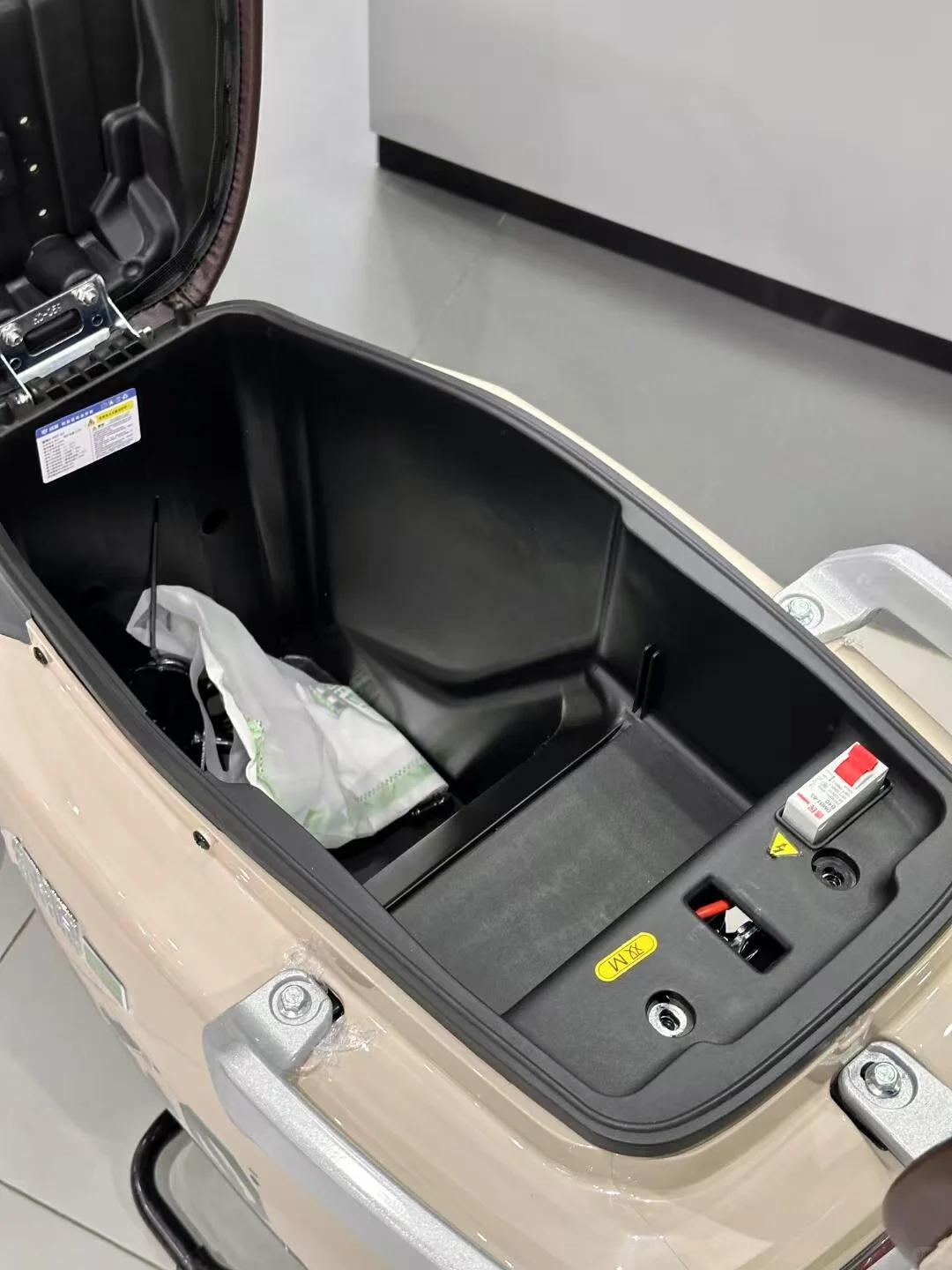 绿源s60，原价3580，关注=团购价2799!